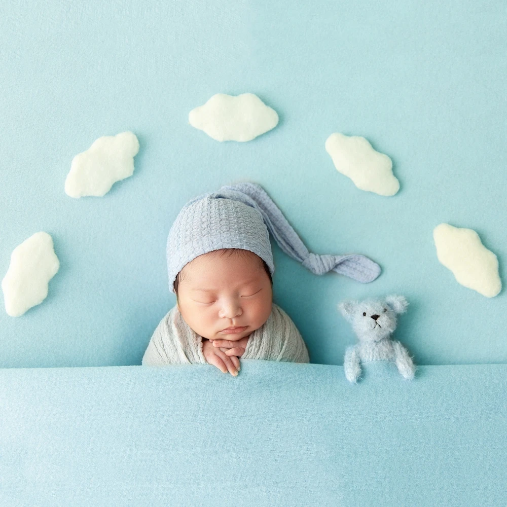 

Baby Photoshoot Prop Blue Sky Theme Photography Props Seersucker Baby Swaddle Wrap Knitted Hat Bear Doll Photo Shoot Accessories