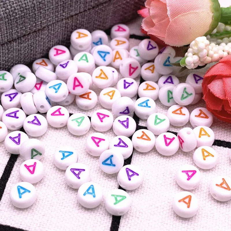 Nouveau 100 pcs/lot 7x4mm A-Z Colorcomparateur Rond Alphabet Lettre Acrylique adt Spacer Perles pour Bijoux exécutif DIY Bracelet Accessoires