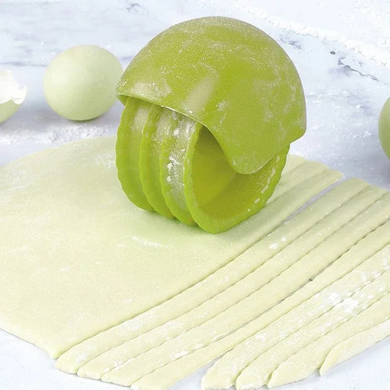 1Pcs Scroll Wheel Baking Pastry Tool For Little Squares Mini Pizzas Raviolis Breadsticks Tagliatelle Biscuit Mold Cutter