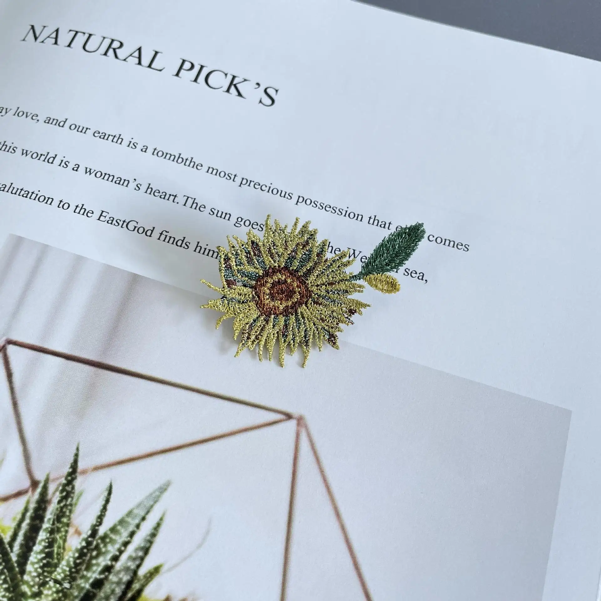 Vincent Van Gogh Sunflower  Brooch Delicate Coat Decorative Corsage Accessory Slip-on