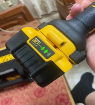 Original DeWalt 6Ah/5Ah 20V battery replaceable DCD887 DCD805 DCF860 Dcd796 DCG406 DCF880 DCF512 DCD805 power tools battery photo review