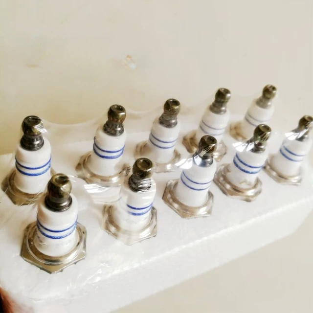 엔진 성능 향상을 위한 내구성 있는 NGK 점화 플러그