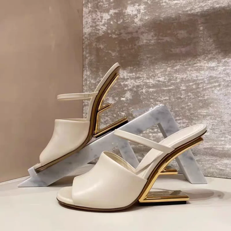 

Новинка лета 2024, женские пикантные сандалии в форме кровати на высоком каблуке в европейском и американском стиле, модные тапочки