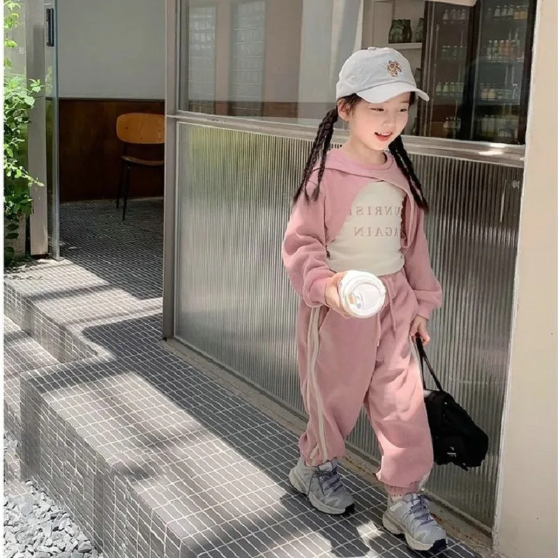 

Children Clothing 2023 Spring Autumn New Girls Suit Letter Printed Casual Vest and Solid Pants Fashion Sweet Three Pieces Set