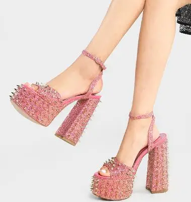

Shining Glitters Gold Metal Rivets Chunky Heel Sandals Pink Silver Black High Platform Studs Block Heel Dress Shoes