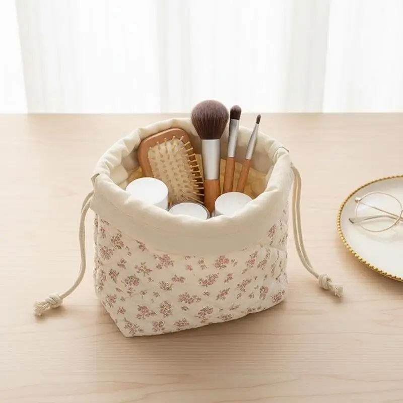 Astuccio per cosmetici con coulisse e motivo a fiocco rosa - immagine 3