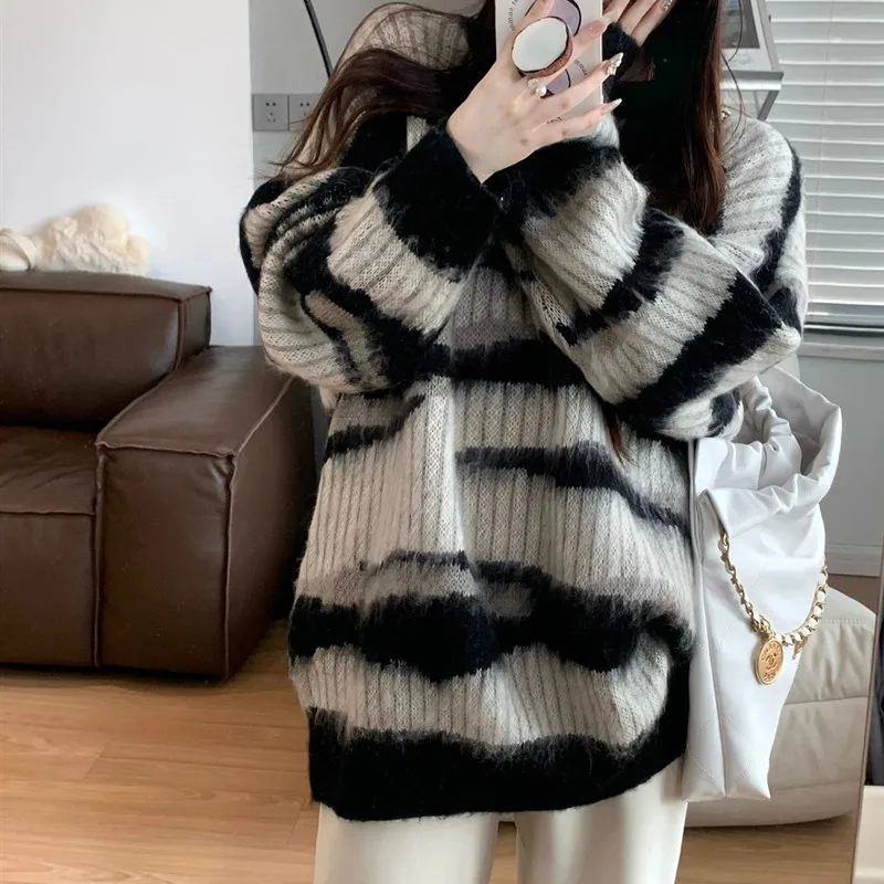 

Women's French Lazy Wind Colour Block Stripe Knitted Tops Autumn winter Big Size loose Ladies knitwear Korean Sweater Pullover