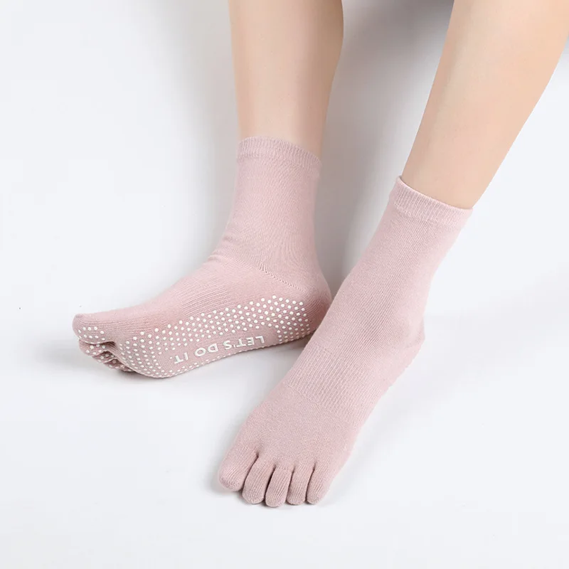 

Anti-Slip Women Pilates Socks Five Toe Silicone Non-Slip Yoga Socks Breathable Ballet Dance Ladies Fitness Sports Cotton Sock