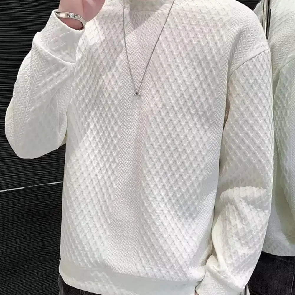

This sweater is solid color, very versatile and suitable as a base layer