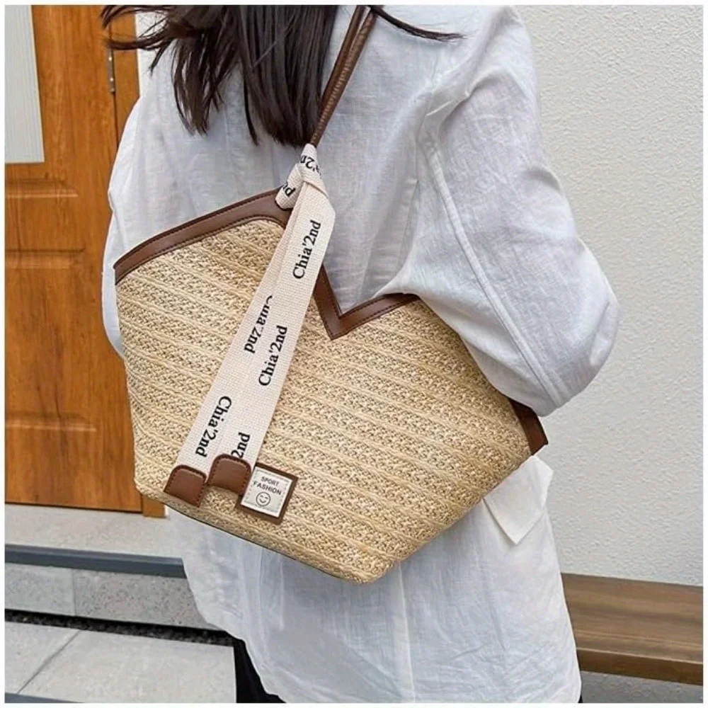 Chic Straw Woven Beach Tote Bag for Women Lightweight Woven Handbag Shoulder Bag Perfect for Summer Vacations, Pool Days, Travel