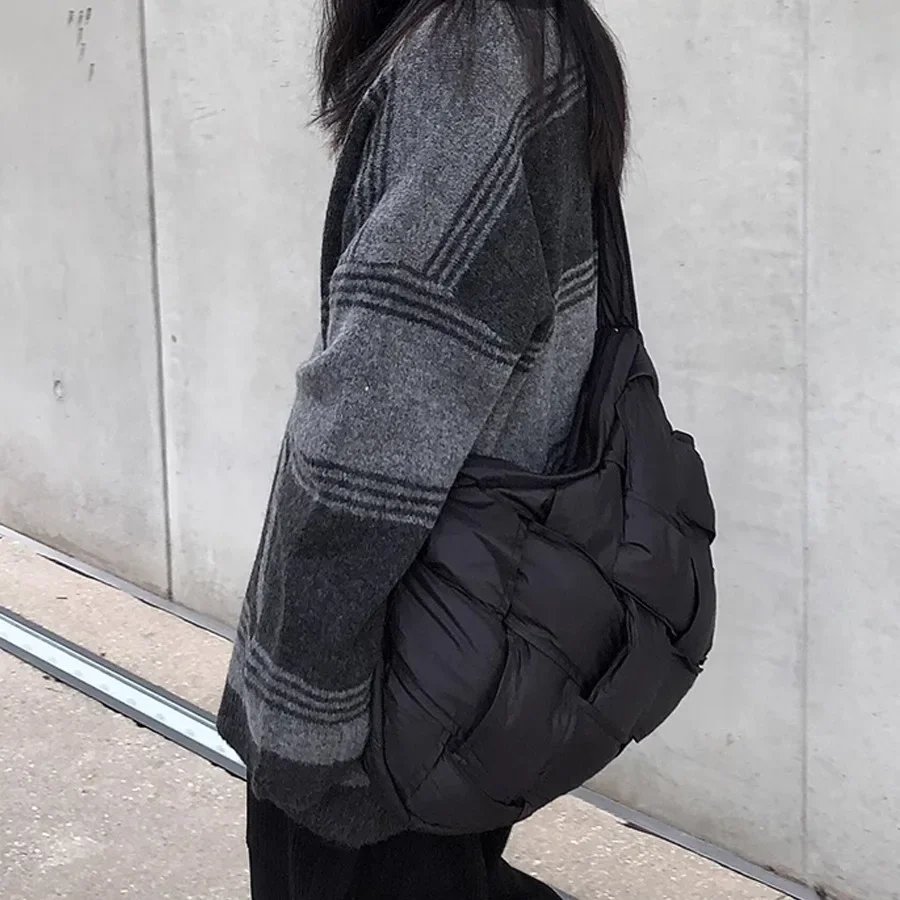 Fashion Woven Padded Women Shoulder Bags Designer Nylon Down Cotton Crossbody Bags Casual Hobos Puffer Bag Large Tote Bag 2023