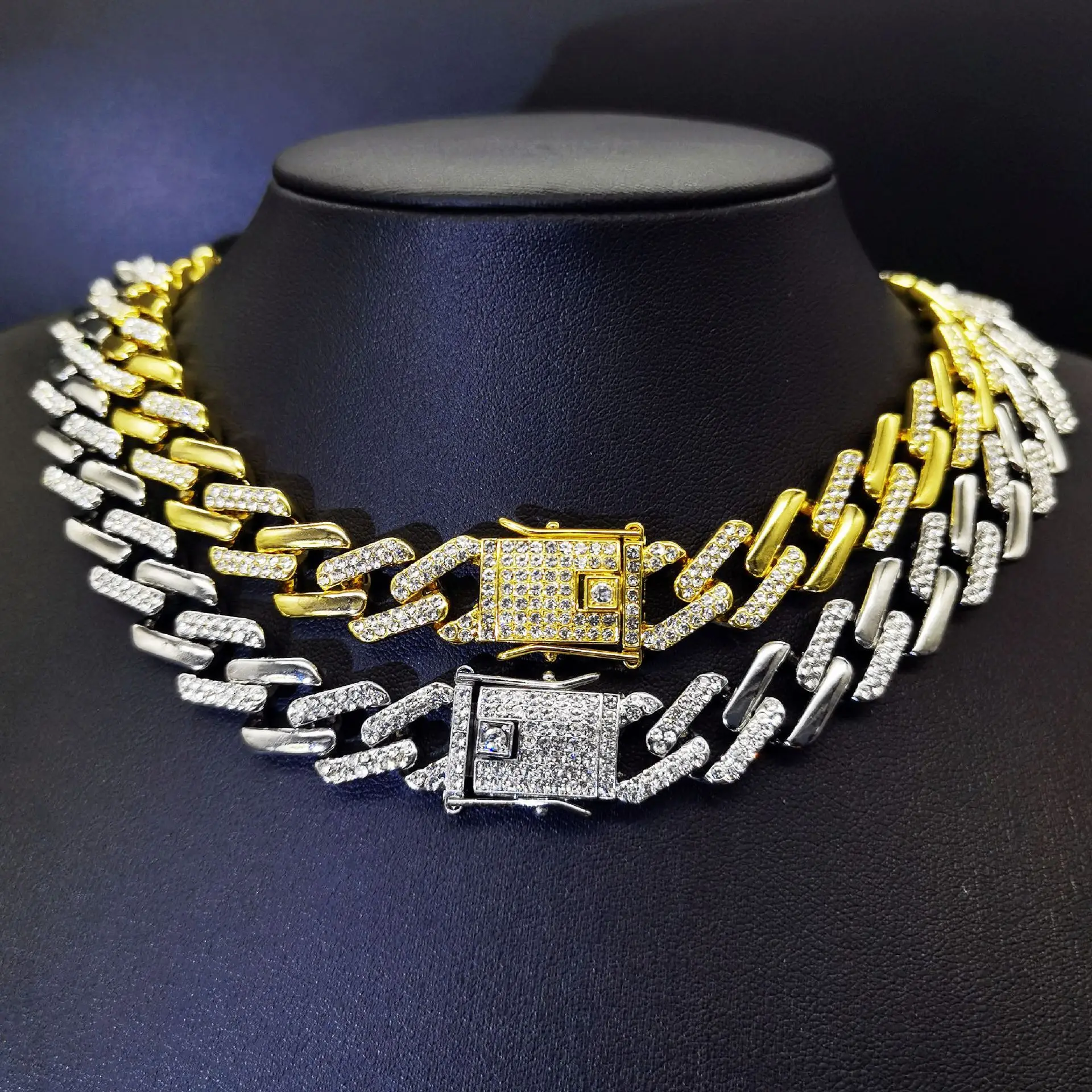 

Diamond-shaped Creative New Product Super Flash Full Iced Out Cuban Chain Men's Necklace Miami Rap Hip Hop Necklace Men Bracelet