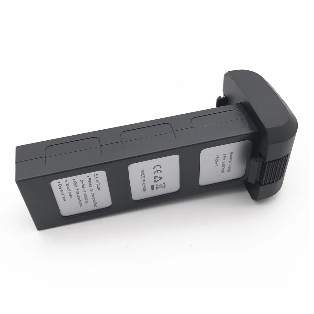 Batterie LiPo 7.6V 3400mAh pour drone MJX Bugs 4W, comparée à une main pour l'échelle
