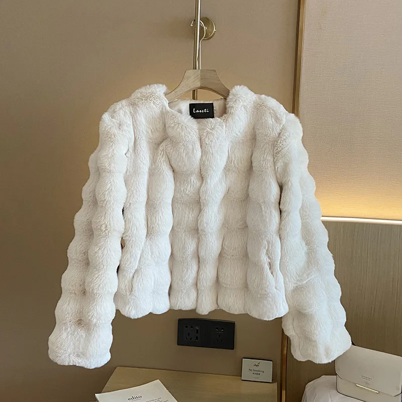 

Fashion Faux Fur Coat Autumn Winter Women Short Faux Fox Fur Fluffy Jacket High Quality Elegant White Furry Coats Women