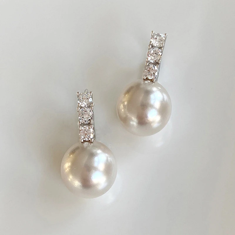 Huitan Elegant Lady Delicate Wedding Earrings Simulated Pearl Shiny Zirconia Pendant Jewelry for Engagement Delicate Accessories