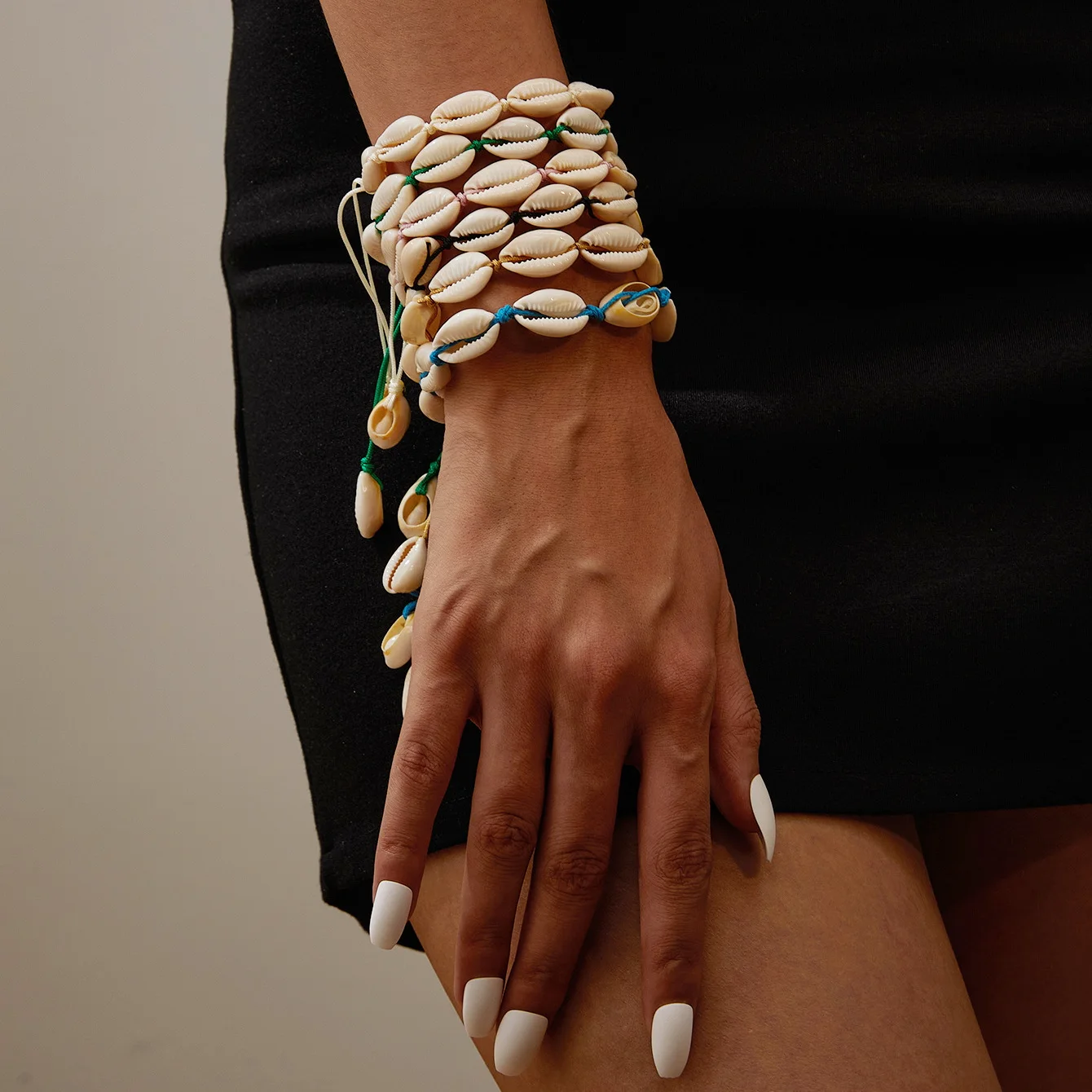 Böhmisches Kaurischnecken-Muschel Surfer-Armband für Frauen Handgefertigtes Geflochtenes Seil Verstellbares Makramee-Handarmband Sommer Strand Schmuck – Detail 6