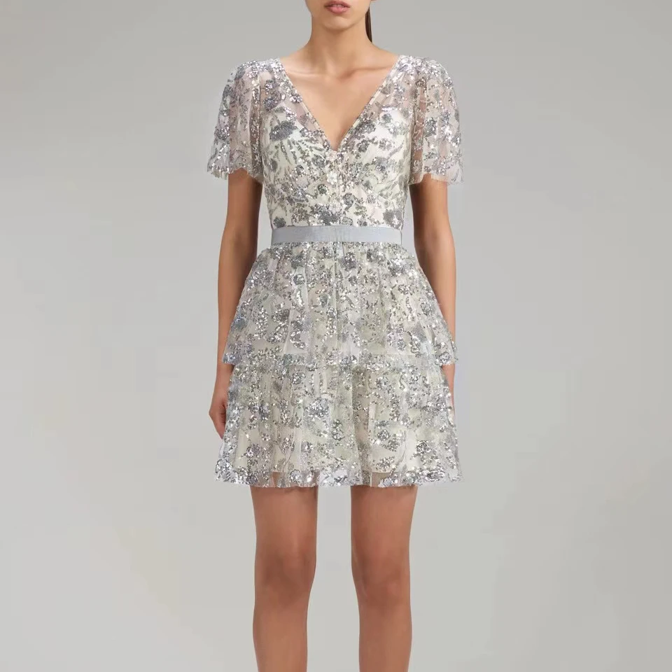 

Женское платье с вышивкой и блестками, модное мини-платье с V-образным вырезом и коротким рукавом