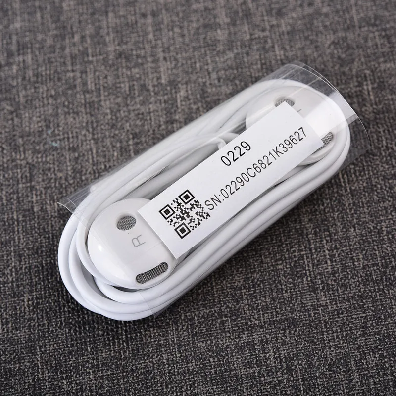 High-Quality In-Ear Wired Earphone with Mic and Control
