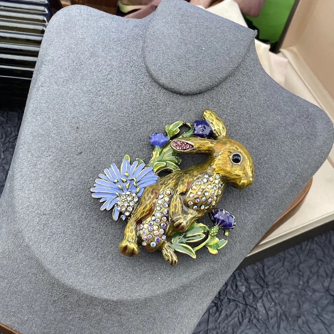 

French Fashion Vintage Handmade Enamel Craft Water Rhine-studded Pastoral Style Rabbit Style Women's Brooch