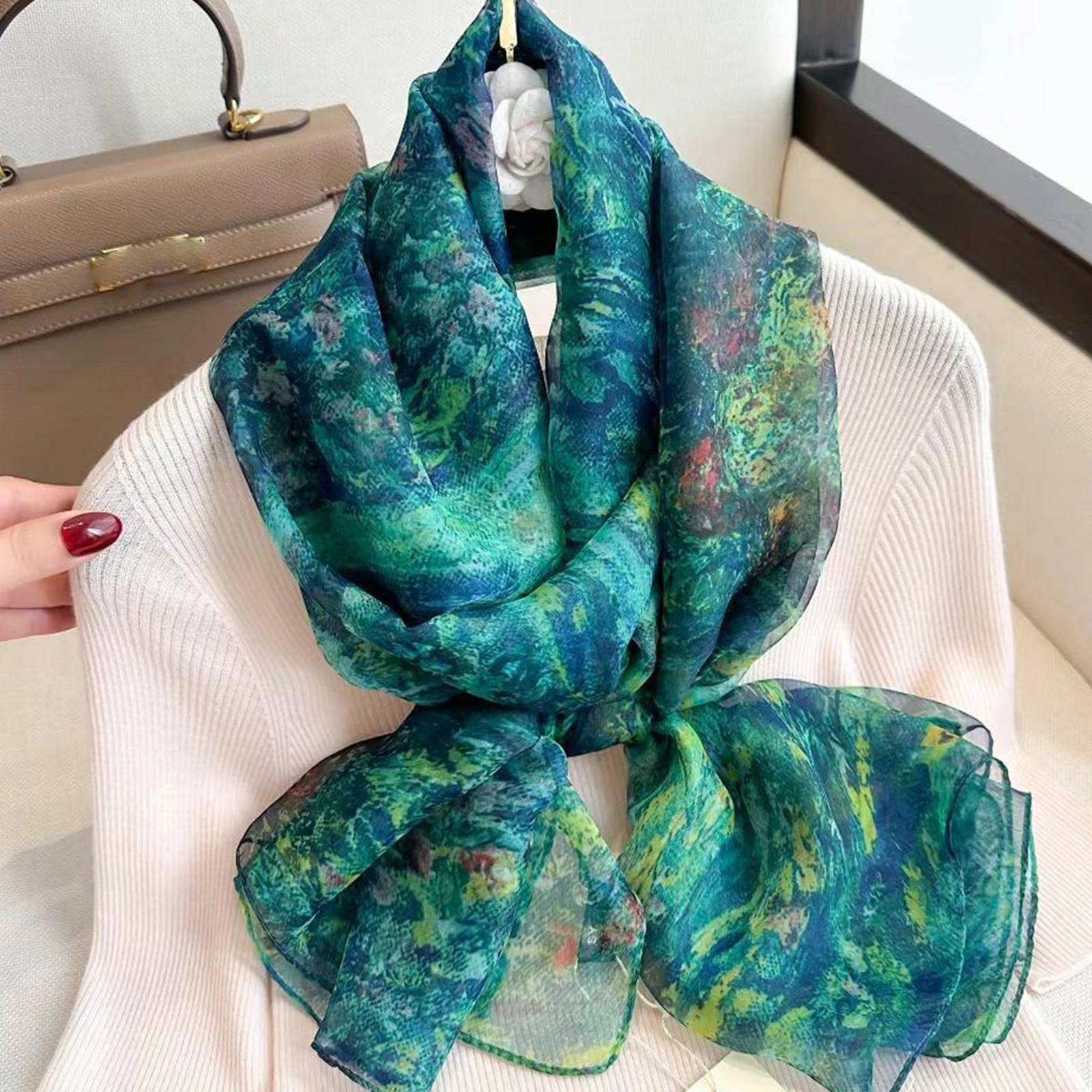 Outdoor Sunscreen Shawl Women's New Luxury Print Bandanna 185 * 130cm Fashion Style Silk Scarf The Four Seasons Muslim Headcloth 2