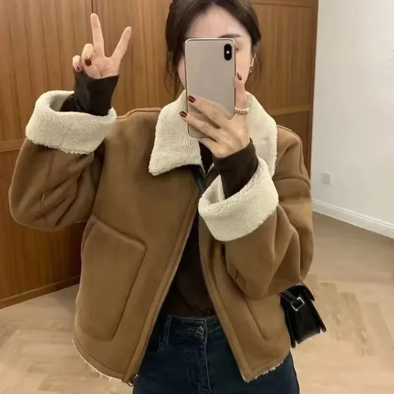 

Retro Loose and Warm Lamb Wool Jacket, Women's Zippered Casual Top Contrasting Colors, Autumn/winter New Korean Version Lapel