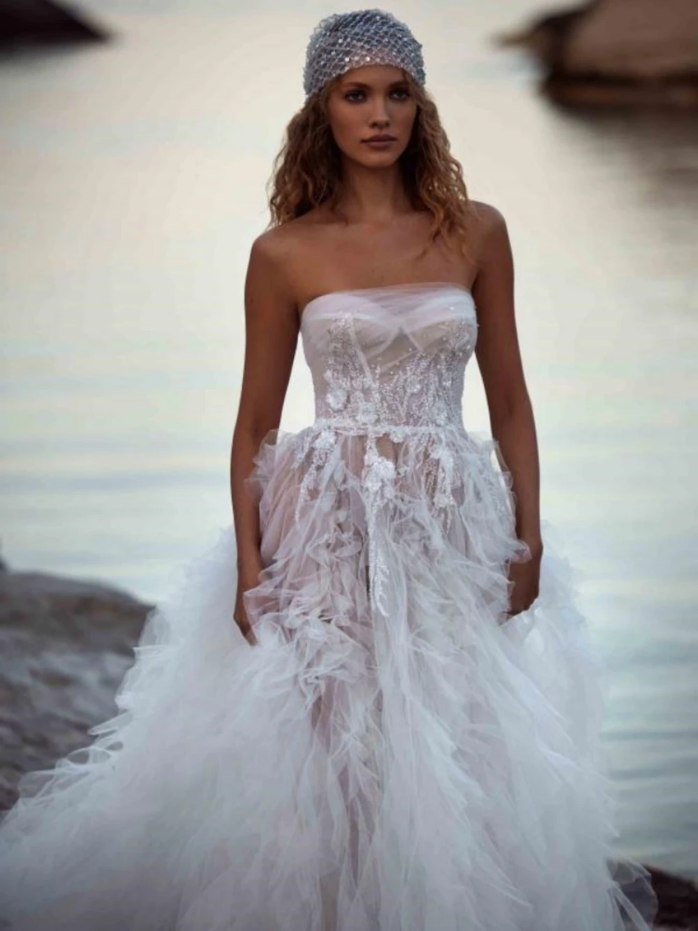 Рисунок 2 - Женское свадебное платье без бретелек