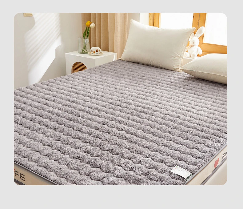 Description Picture 3 of itemLamb Fleece Memory Cotton Double Household Mattress Anti-pressure Non-deformation Thick Sleeping Pad Warm Bed Mattress in Winter