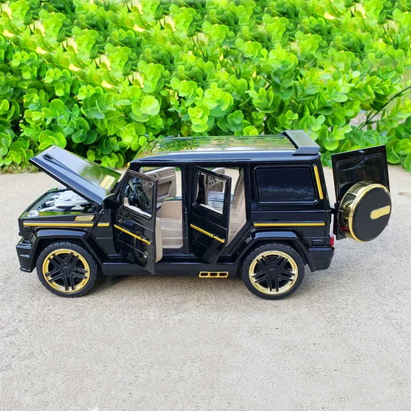 1/24 Diecast BenZ G65 SUV Off Road Car Model Alloy Toy Vehicles Collection Metal Miniature Sound Light Car Kids Boy