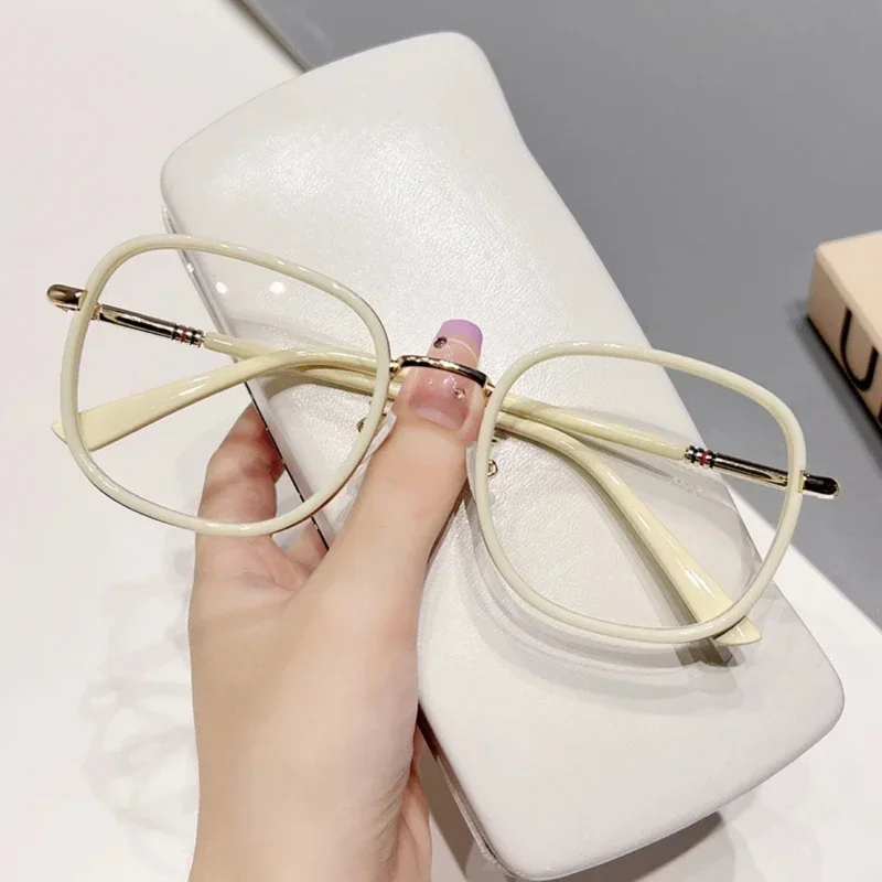 Ladies Square Reading Glasses Fashion Trend Presbyopia Glasses for Women Men Optical Prescription Farsight Eyeglasses 0 To +4.0 3
