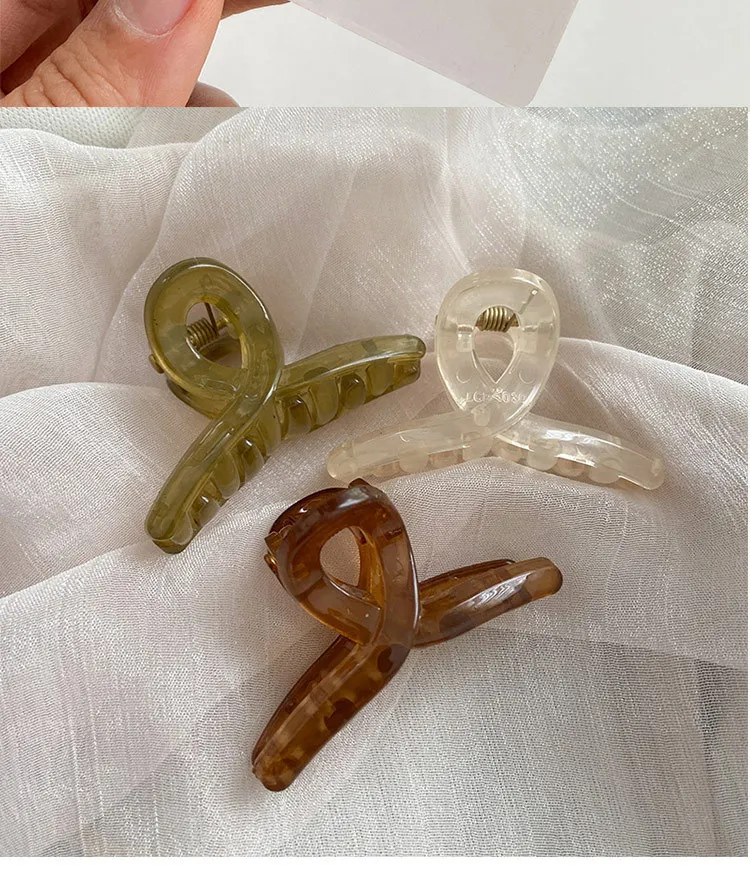 4Pcs/set mini cute claw clip small girl hair claw semi transparent bangs side clip small shark clip women's hair accessory