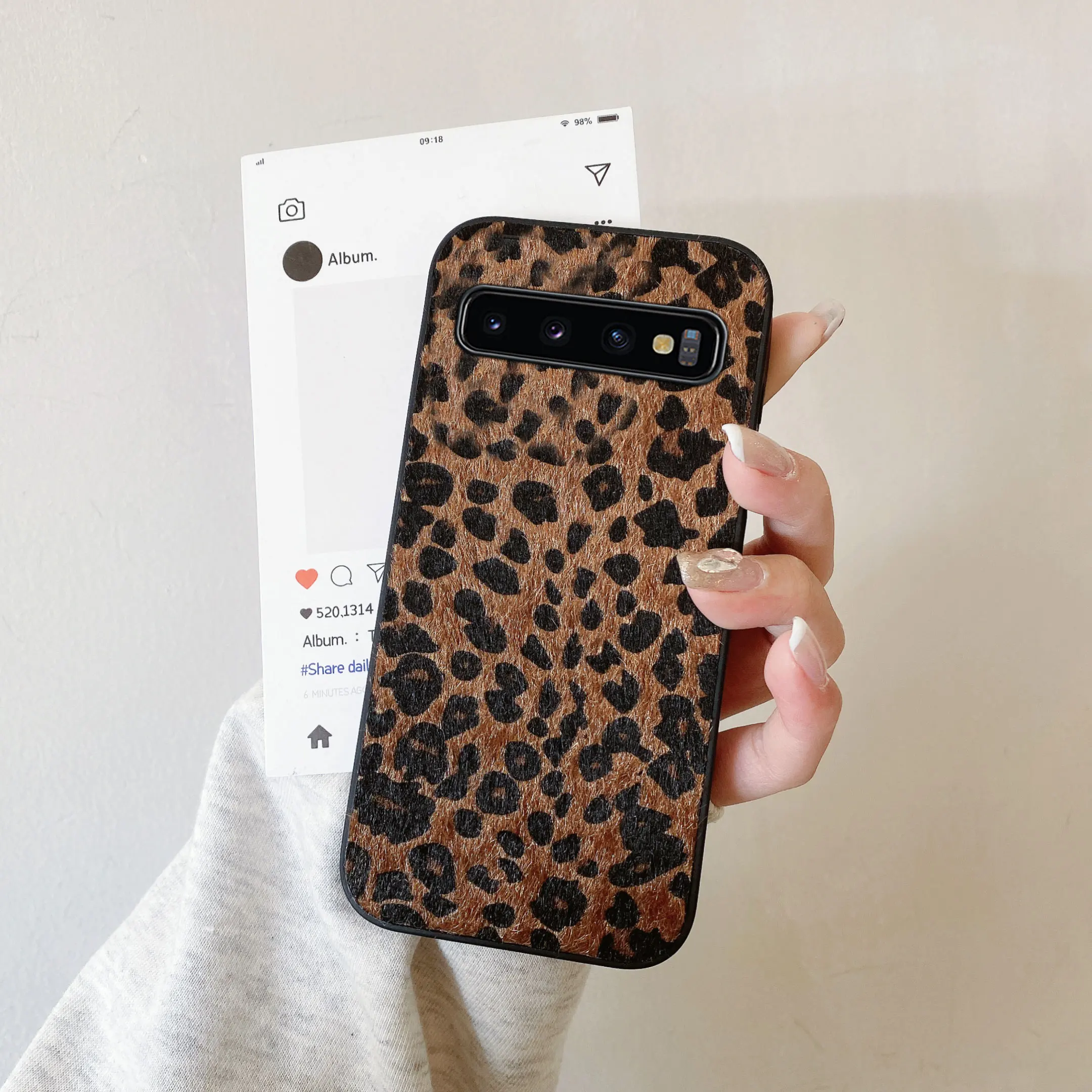 Retro Style Leopard Print Plush Leather Phone Case