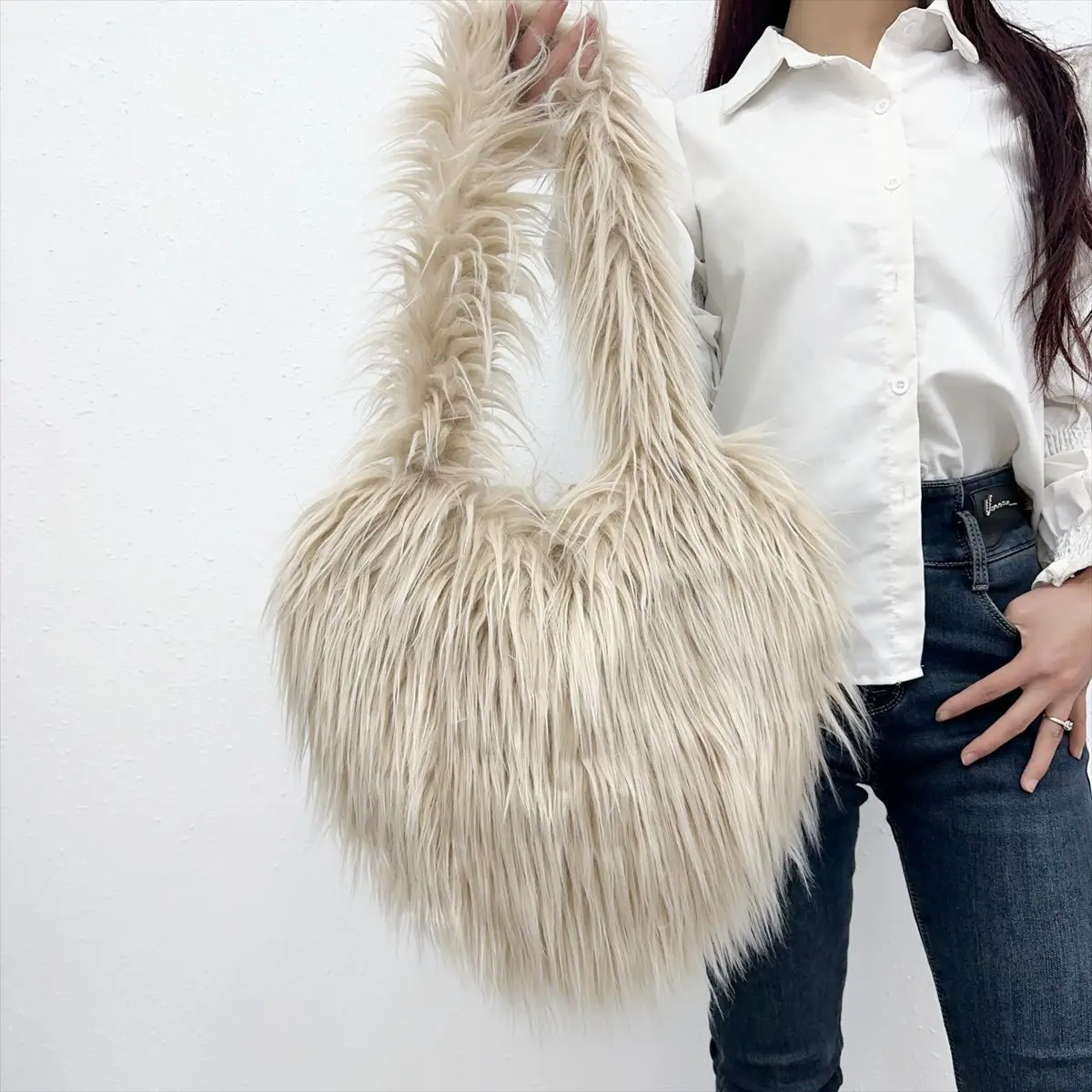 Women's Fluffy Plush Shoulder Bag Faux Fur High-capacity Trend Female Shopping Bag Winter Warm Heart-shaped Handbag and Purse 4