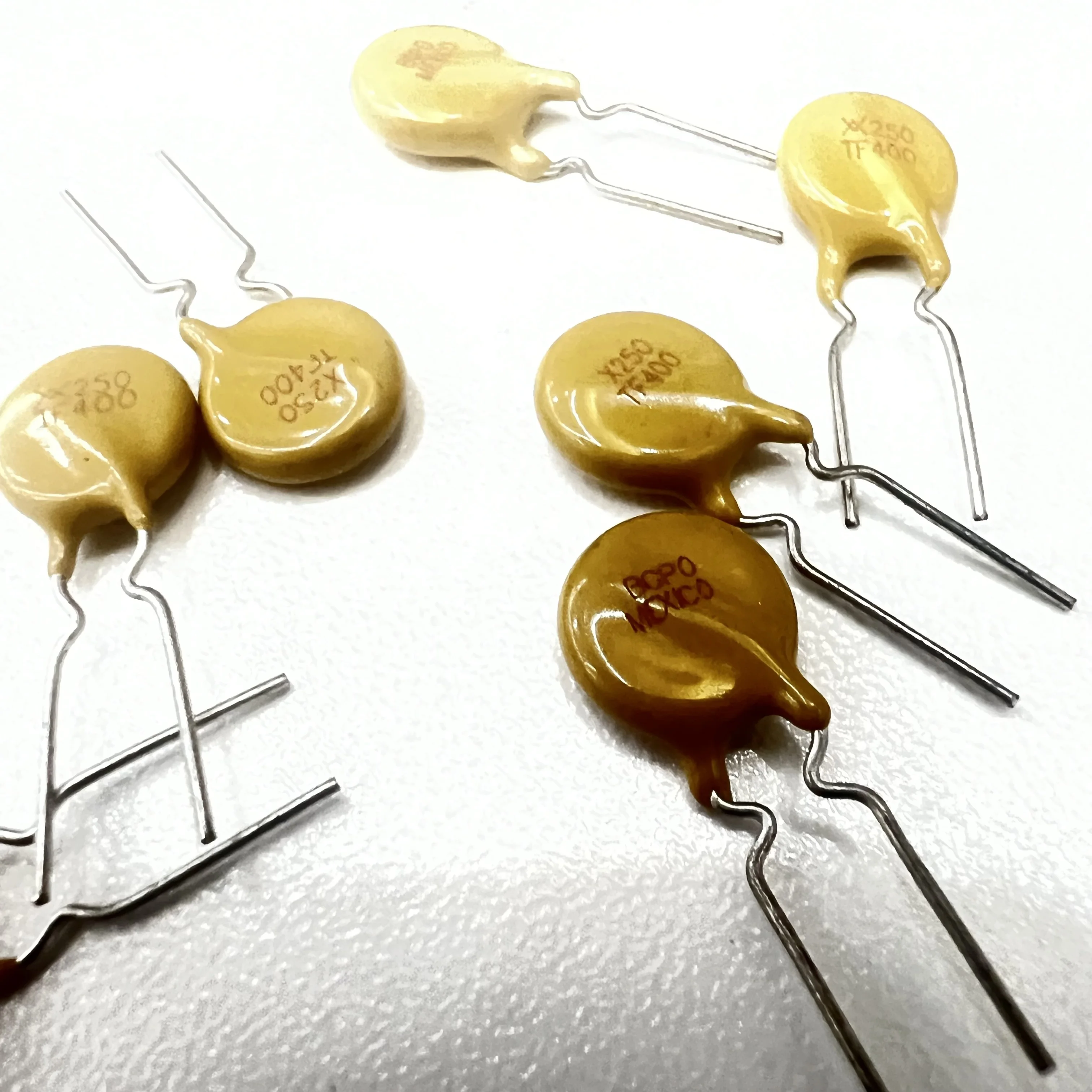 Polymeric PTC Resettable Fuse 60V (250V Int) 400 mA Ih Through Hole Radial, Disc TRF250-400