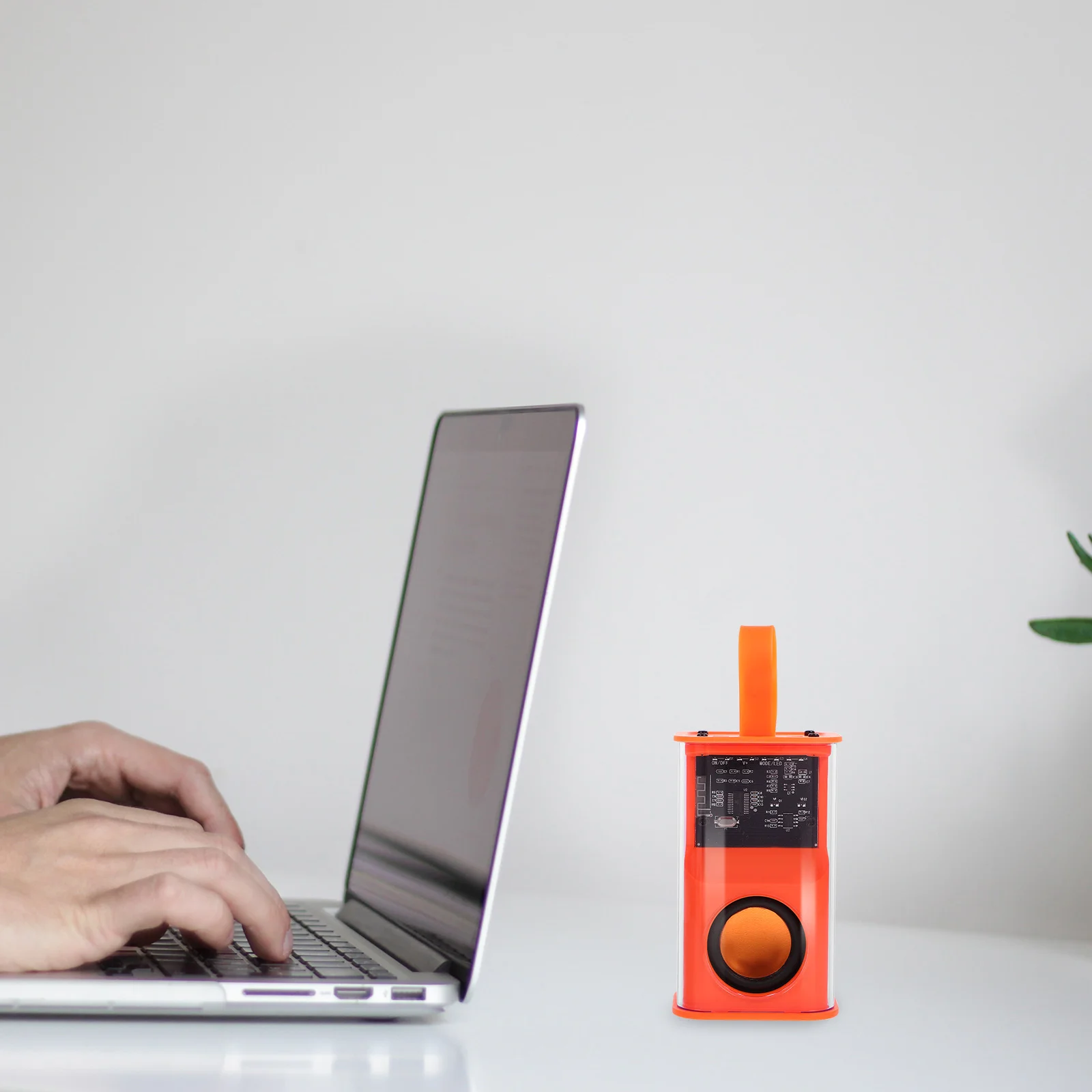 

Speaker Computer Outdoor Stereo Travel Small Plastic Speakers with LED Lights Colorful Lighting Home