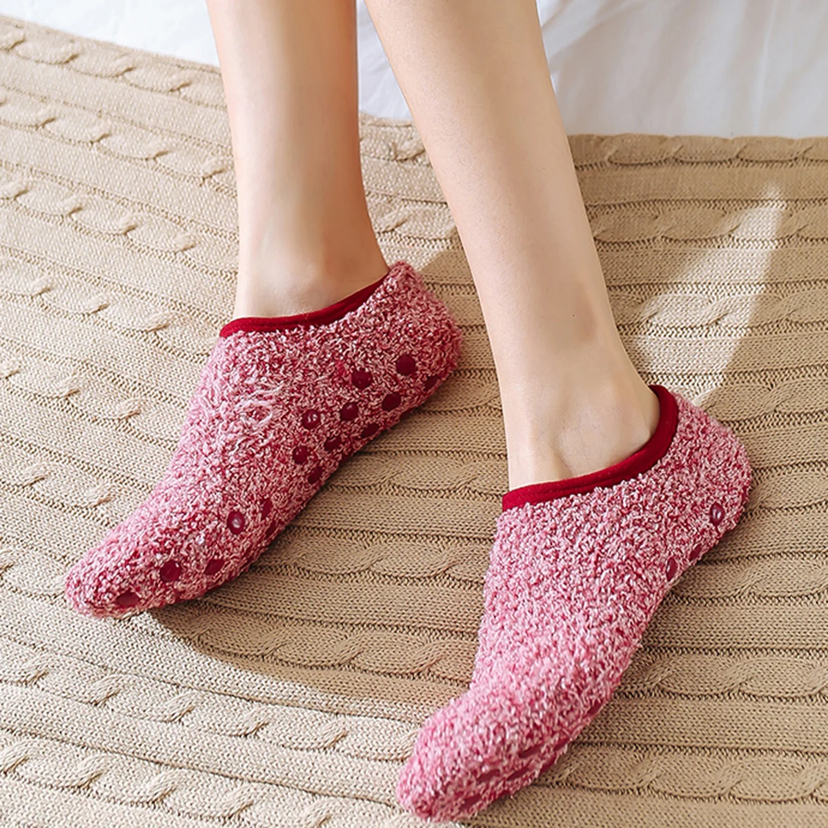 Gemütliche, mit Fleece gefütterte Bodensocken für Damen, rutschfeste Greifersohlen, Plüsch-Innenseite für Wärme, bequeme, sichere Winter-Bodensocken – Detail 19