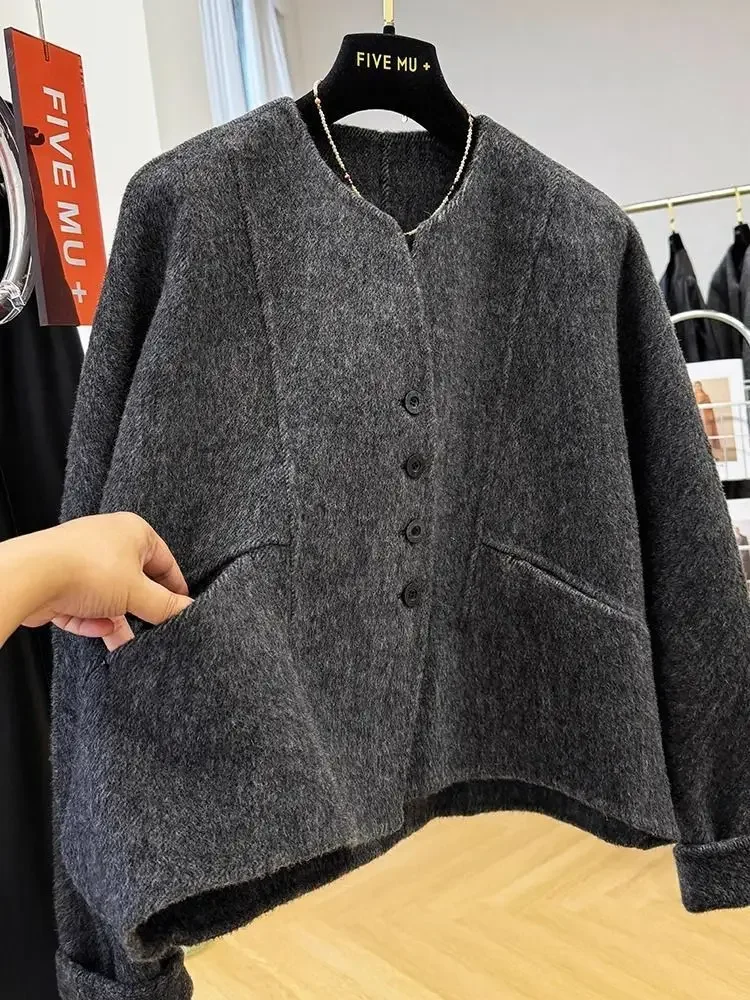 Description Picture 6 of itemHigh-End Round Neck Woolen Jacket For Women Fashionable Petite Cropped Overcoat Korean Style Fall/Winter With Feeling Of Velvet