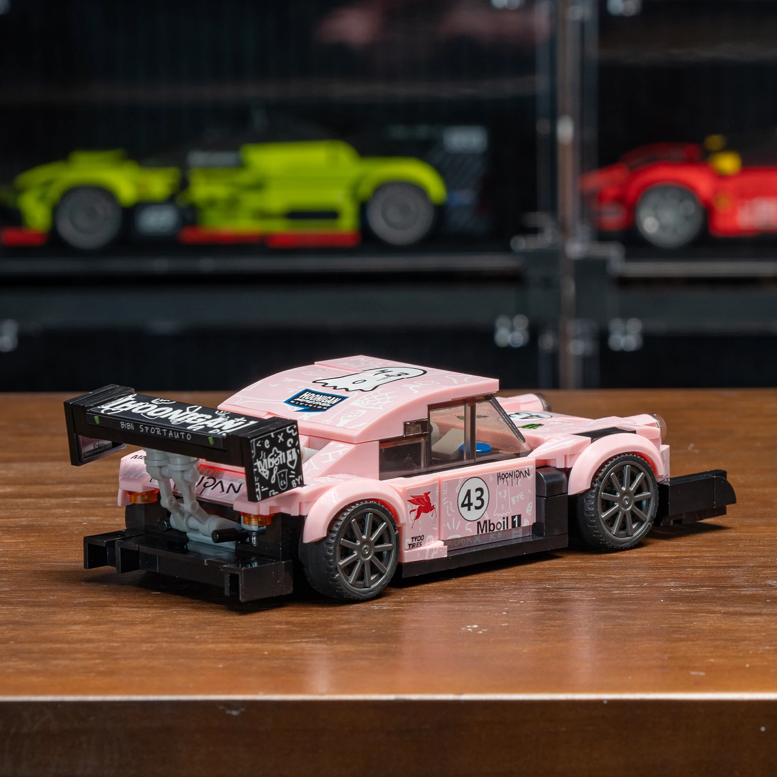 281PCS 핑크 그래피티 레트로 레이싱카 조립 세트, 1:24 스케일 커스텀 스포츠카 모델 키트, 수집용 스피드 자동차 전시품