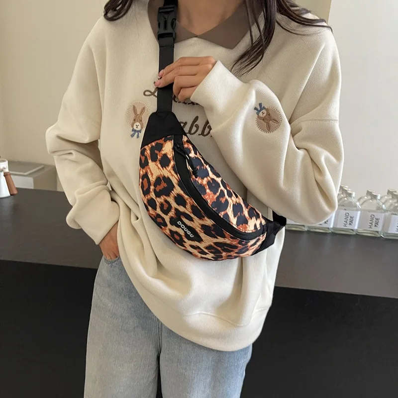 레오파드 인쇄 여성 가슴 가방 여성을위한 작은 어깨 Crossbody 가방 숙녀 허리 모바일 가방 럭셔리 디자이너 여성 핸드백