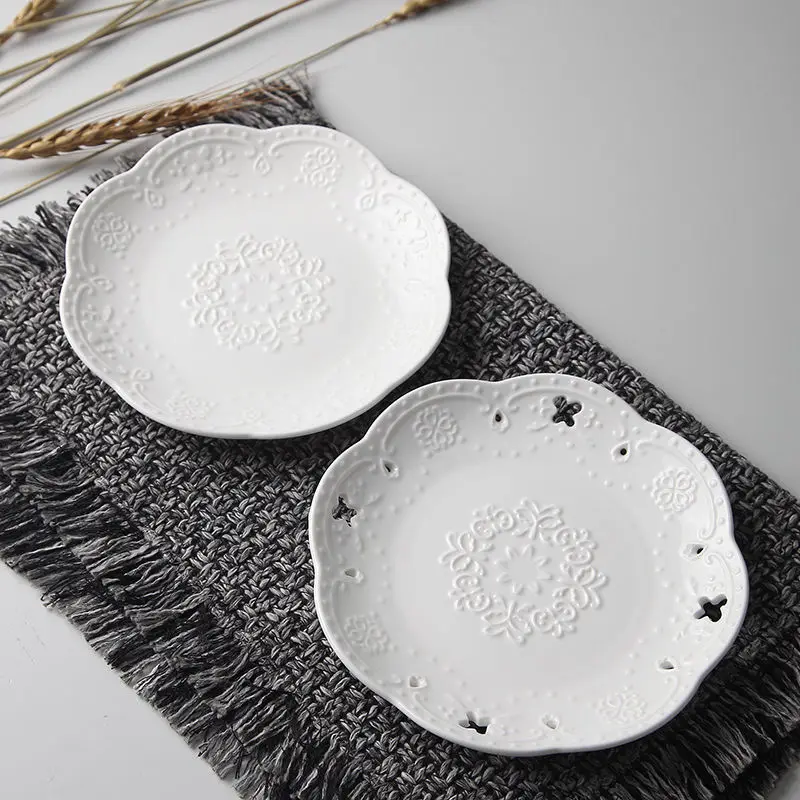 European style Relief Cake Dessert Plate Ceramic 6-inch Plate Disc Flat White Porcelain Home Dishes Dinner Plates