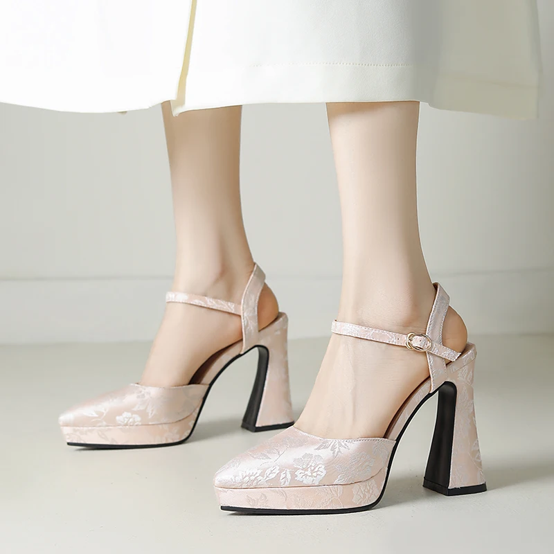 

Ethnic Chinese Style Embroidered Shoes Covered Pointy Toe Lady Party Dress Summer Sandals Women's Platform Ankle Strap Sandalias