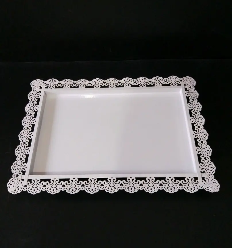 

The product can be customized.Wedding props Heart shaped lace edge cake plate European style iron cake rack Export fruit