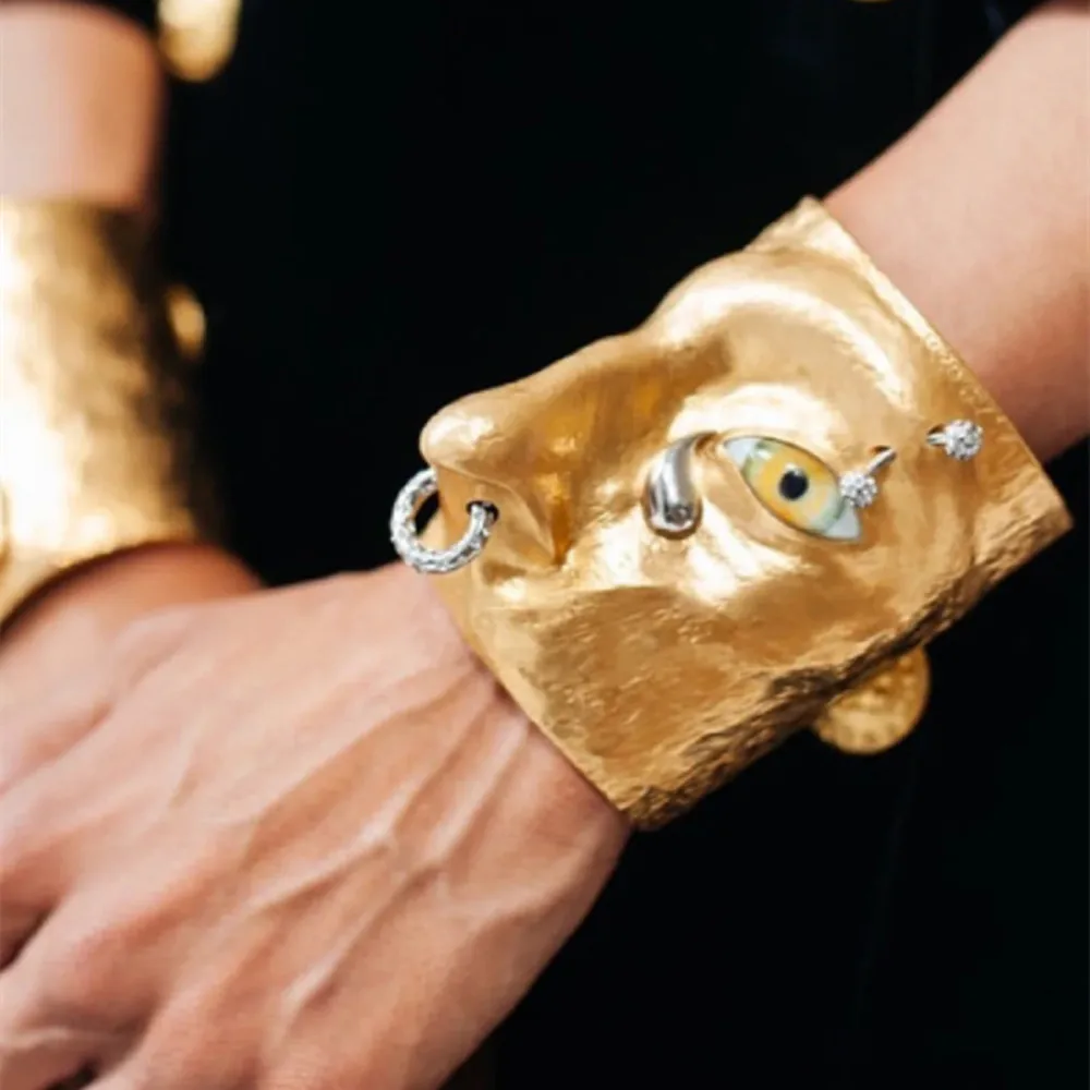 Exaggerated Vintage Alloy Plated Eyes Cuff Bracelet For Women Fashion Jewelry Hand Open Bracelet Accessory