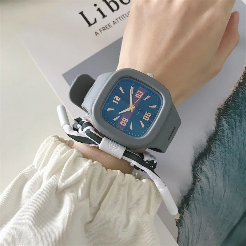 Рисунок 2 - Модные электронные наручные часы для мужчин и женщин