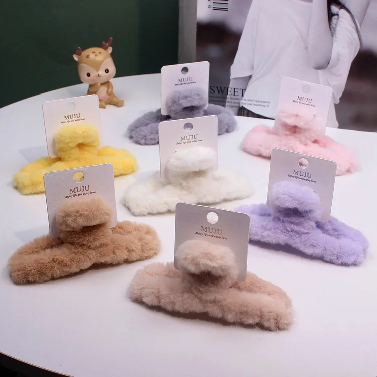 Plush Autumn & Winter Hair Clip - Sweet & Gentle Fashion Accessory