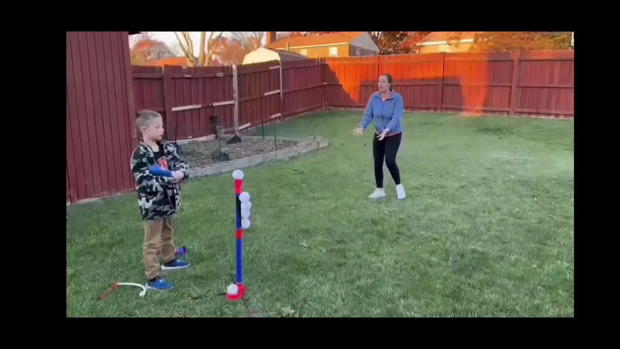 Rot 3-en-1 Baseball Tee Ball Set Pour Enfants - Pitching Machine, Batting Tee Réglable Et Bat Rétractable