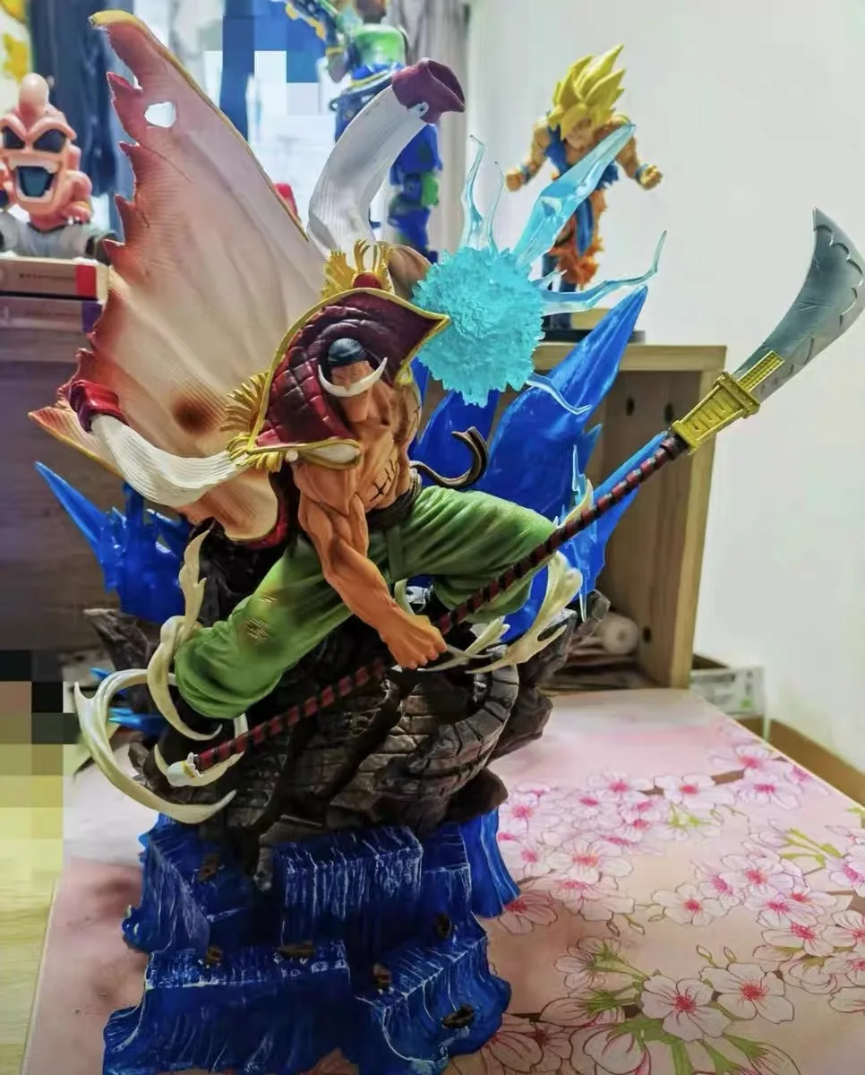 Figurine One Piece Barbe Blanche Edward Newgate 40 cm avec Socle LED – Édition de Collection - Figurine Manga France