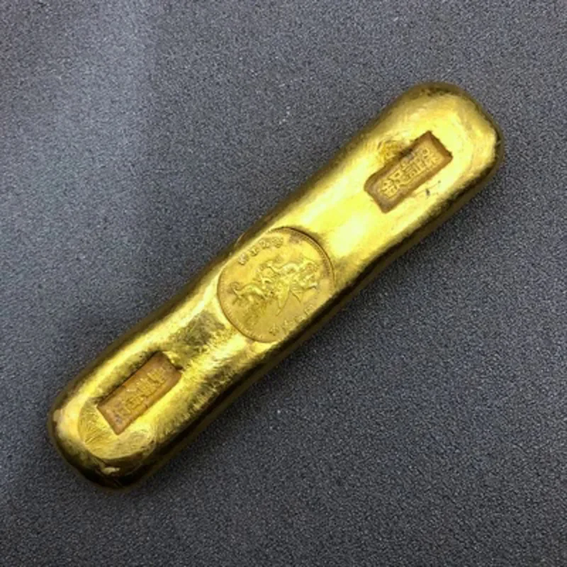 

Vintage Collection Long Flying Dragon Gold Bar Decorative Ornaments