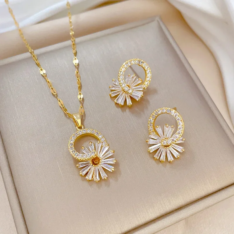 2Jewels Donna - COLLANA PENDENTE FARFALLA CRISTALLI 2JEWELS ACCIAIO 251946 | Gioielli