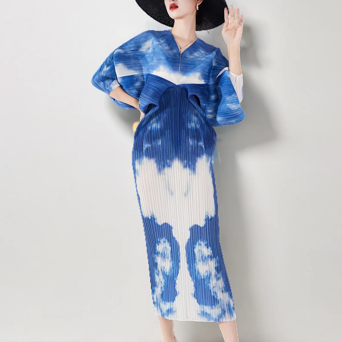 

Fashion V-neck pleated dress Women's print bat-sleeve dress