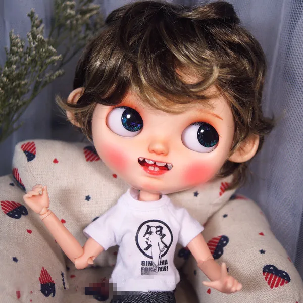 

Кукольный парик Blythes, подходит для мужчин в европейском стиле 1/6, вьющиеся волосы с блестящими темными коричневыми смешанными искусственными мохерами
